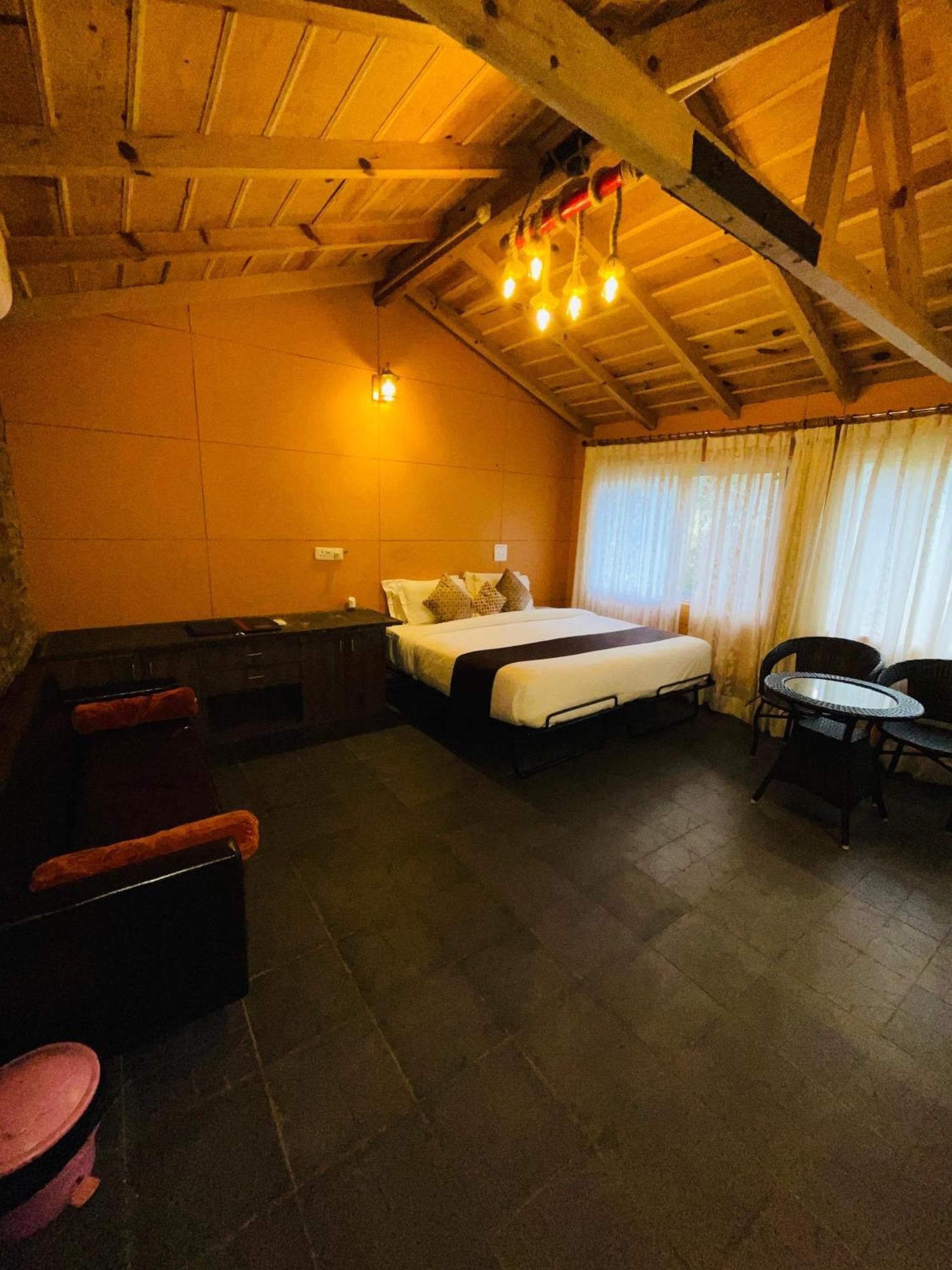 Sea Hawk - Luxury Hill Resort 4 Mins From Bhimtal Lake Quarto foto