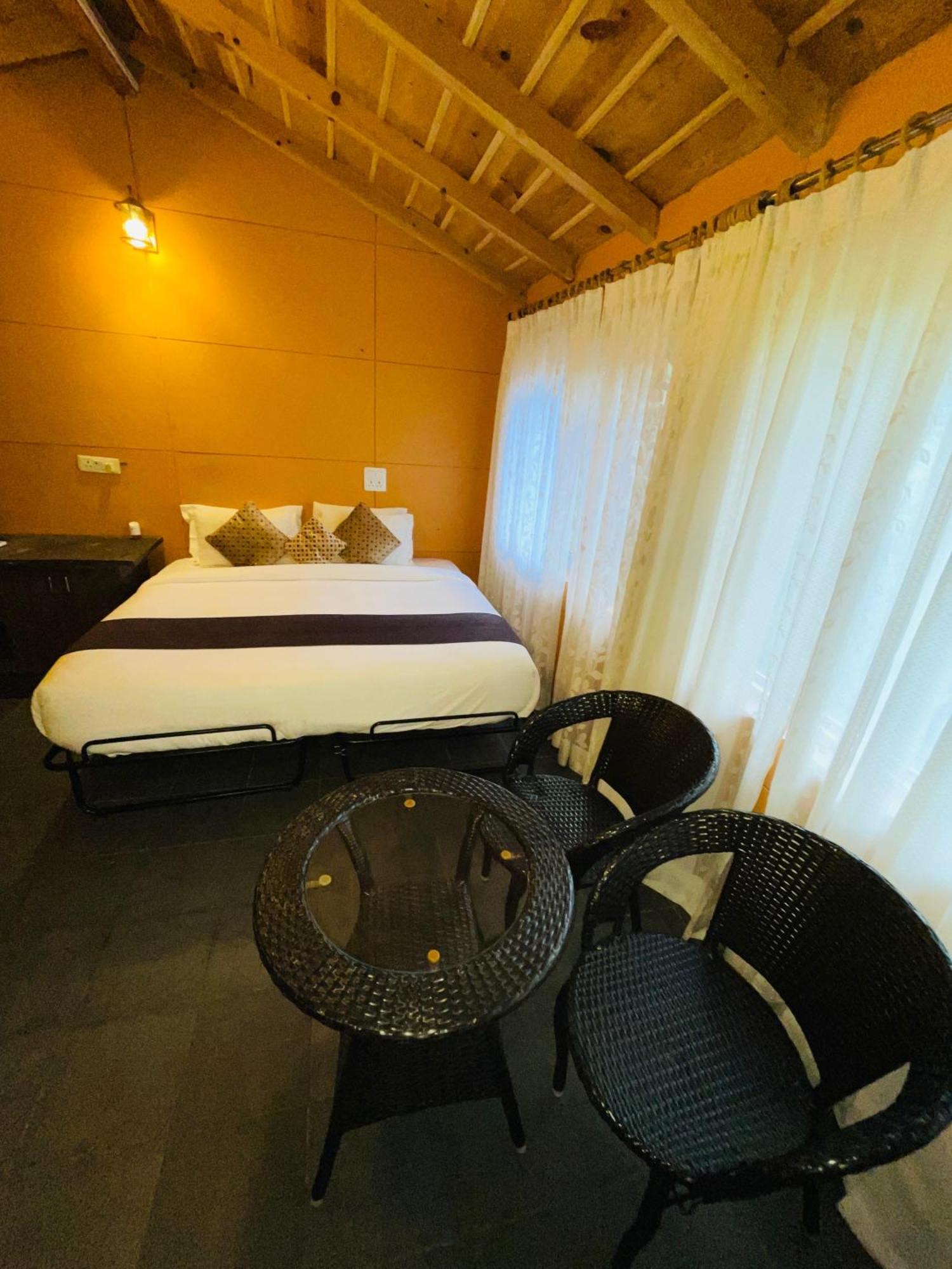 Sea Hawk - Luxury Hill Resort 4 Mins From Bhimtal Lake Quarto foto